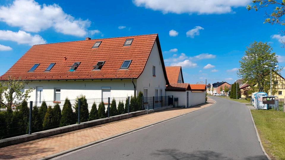 Thumbnail-Schöne 2 Zimmer Dachgeschosswohnung ab sofort zu vermieten