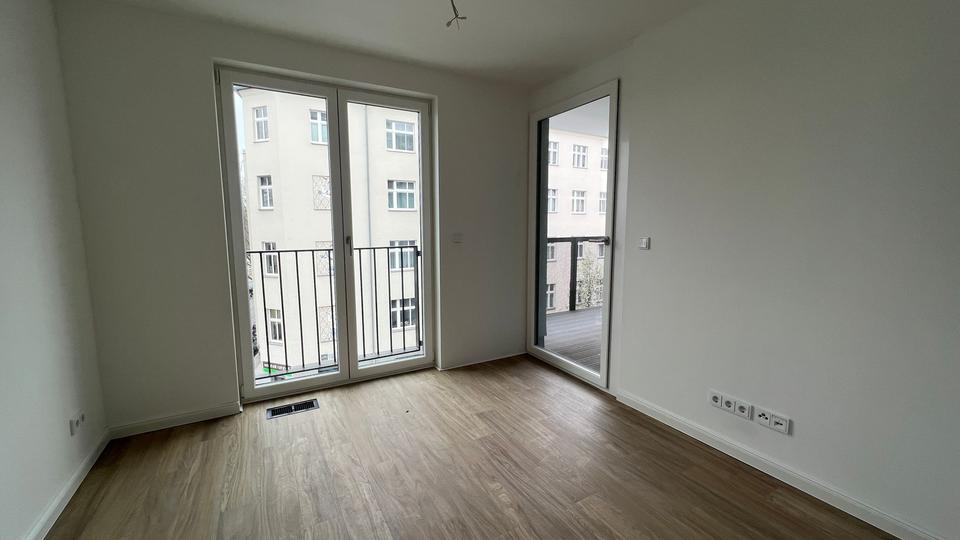 Thumbnail-3-Raumwohnung mit dem Blick über das RAW-Gelände.
