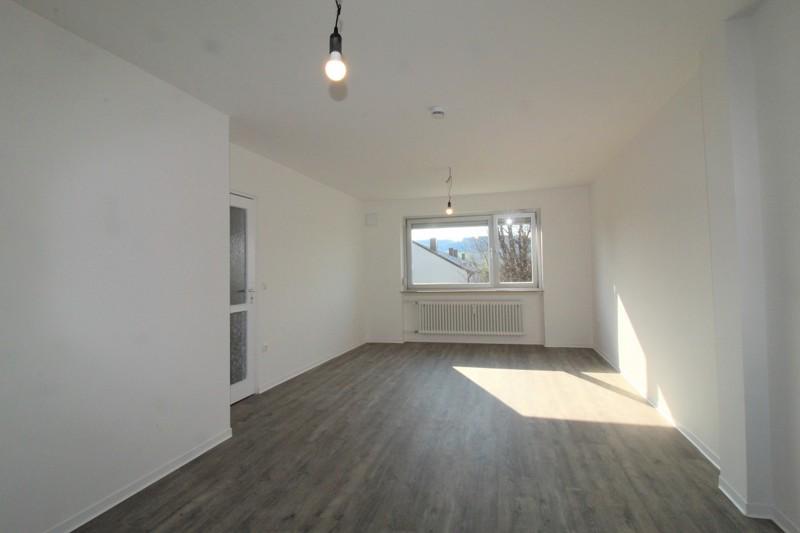 Thumbnail-2. OG 3 Zimmer mit Balkon ab sofort