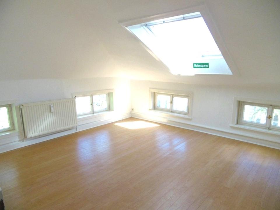 Thumbnail-Zentrale 3-Zimmer-DG-Wohnung am BrunnenplatzWandelhalle!