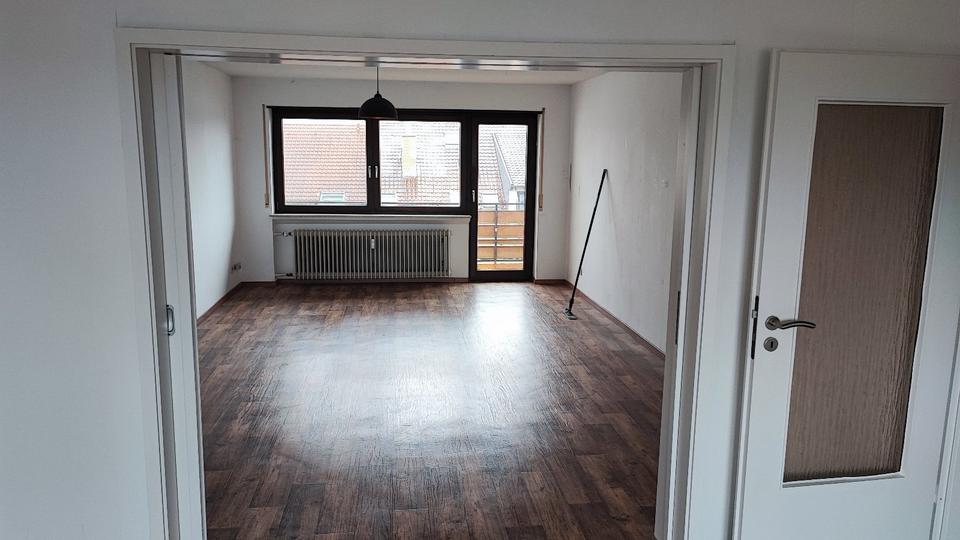 Thumbnail-Tageslichthelle 4 Zimmerwohnung in Neulußheim + Garage 80,-