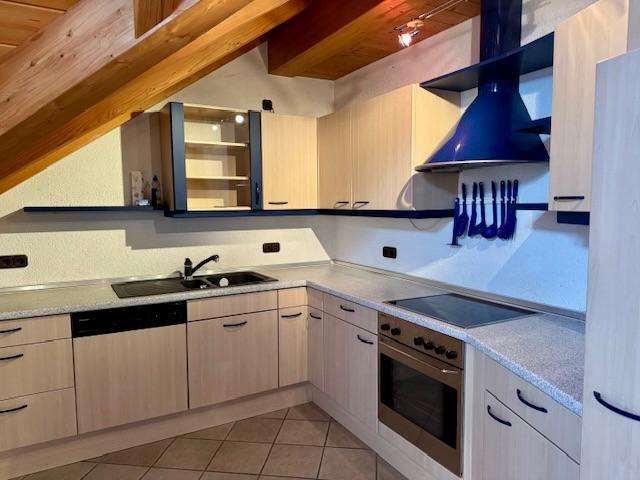 Thumbnail-Große,vollmöblierte 3-ZW in SW-Land