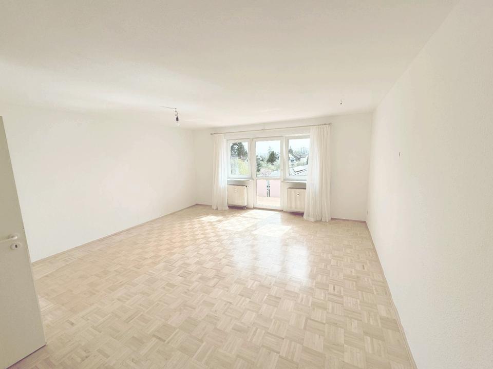 Thumbnail-Attraktive 2,5-Zimmer-Wohnung mit Balkon und Tiefgarage Top Lage