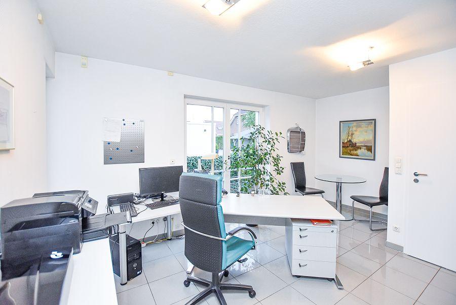 Thumbnail-Attraktive, ruhige Maisonette-Bürofläche in begehrter Wohnlage an der Wakenitz in Lübeck-St. Jürgen!