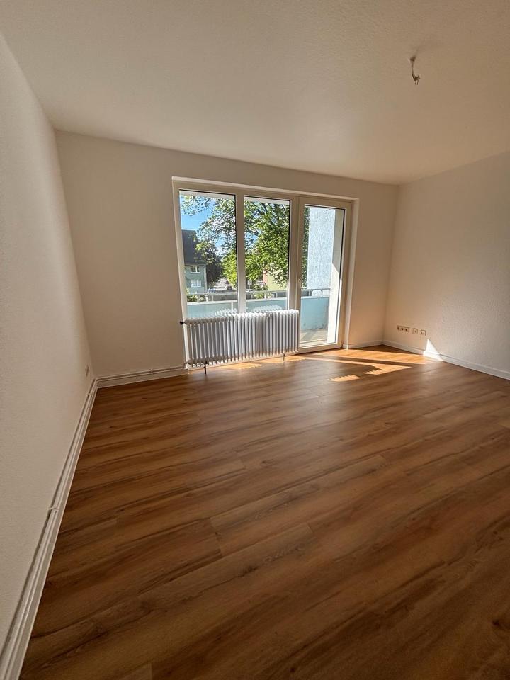 Thumbnail-WG Zimmer + frisch renoviert + Küche + Balkon + zentrale Lage