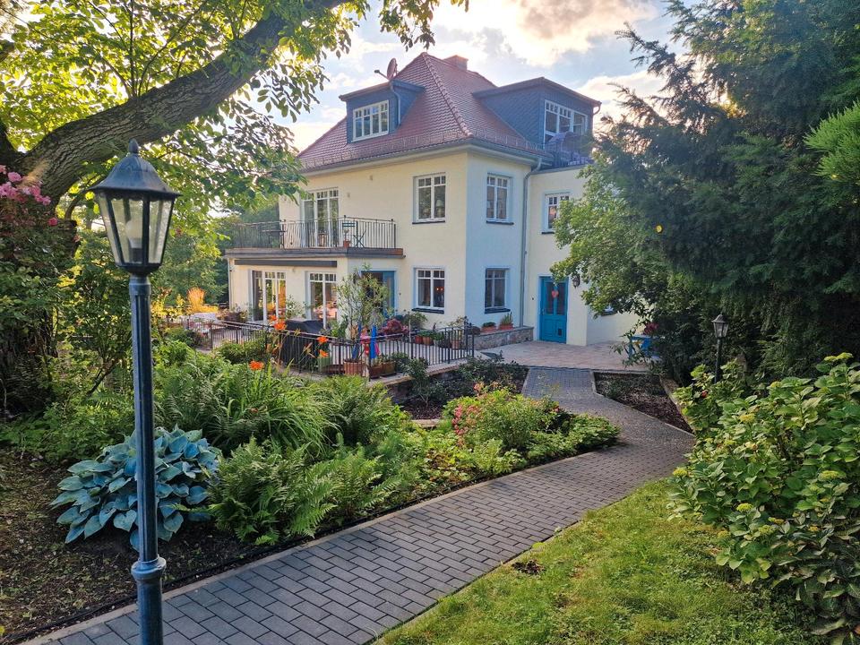 Thumbnail-Mehrgenerationshaus, Platz für Familien, Arbeiten und Wohnen.