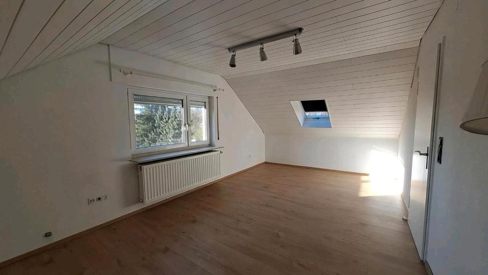 Thumbnail-Helle 3-Zimmer Dachgeschosswohnung in Backnang zu vermieten