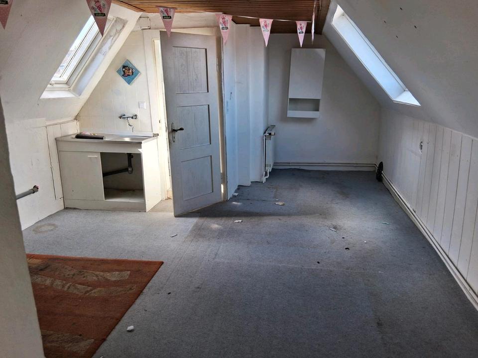 Thumbnail-Dachgeschosswohnung in BurbachSaarbrücken, 1 ZKB, 460€ Warm