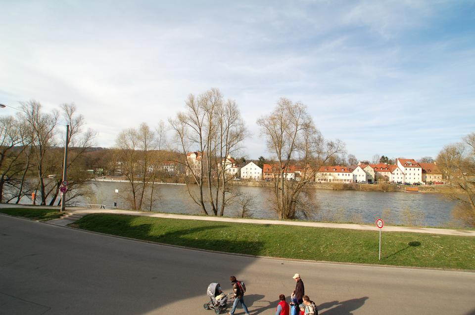 Thumbnail-Voll möblierte 2 Zimmer Wohnung direkt an der Donau - ab 01.02.2026
