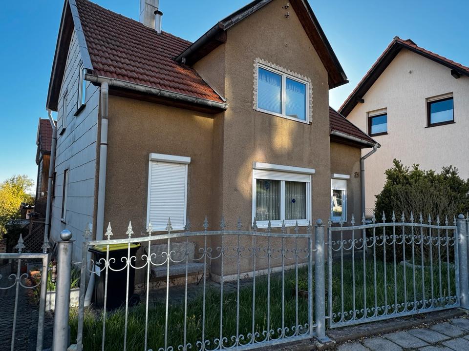 Thumbnail-Freistehendes Haus mit Nebengebäude in Waltershausen