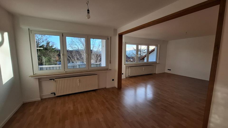 Thumbnail-3 12 Zimmerwohnung, KDB mit Balkon und Keller
