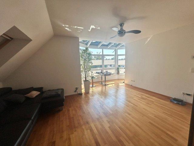 Thumbnail-Lichtdurchflutete 3-Zimmer-DG-Maisonette mit Stellplatz-prov.frei