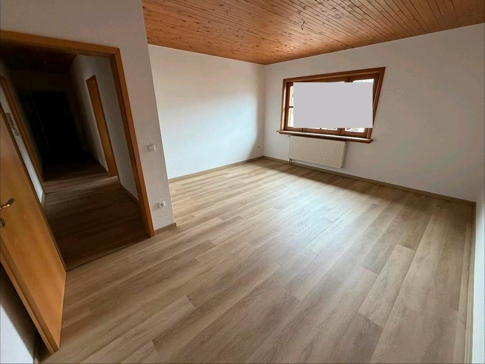 Thumbnail-3 Zimmerwohnung, Küche, Bad und Kellerabteil