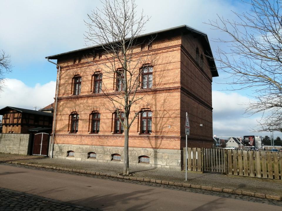 Thumbnail-Dreifamilienhaus mit Nebengelass und großem Grundstück