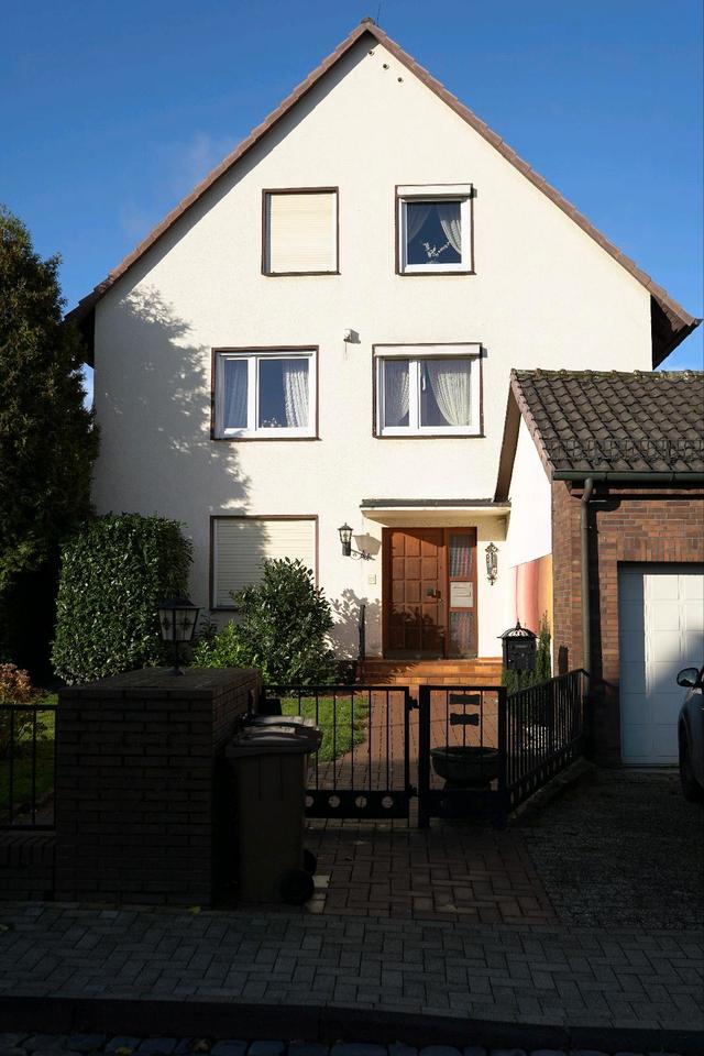 Thumbnail-Privatverkauf Zweifamilienhaus mit großem Grundstück in KS-Wehlh.