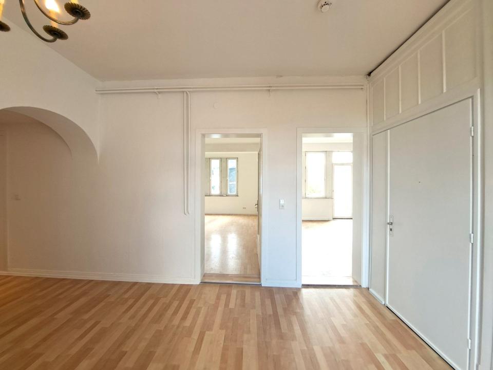 Thumbnail-Frisch sanierte große 7-Zimmer-Whg. m. 2 Bädern in Jugendstilhaus