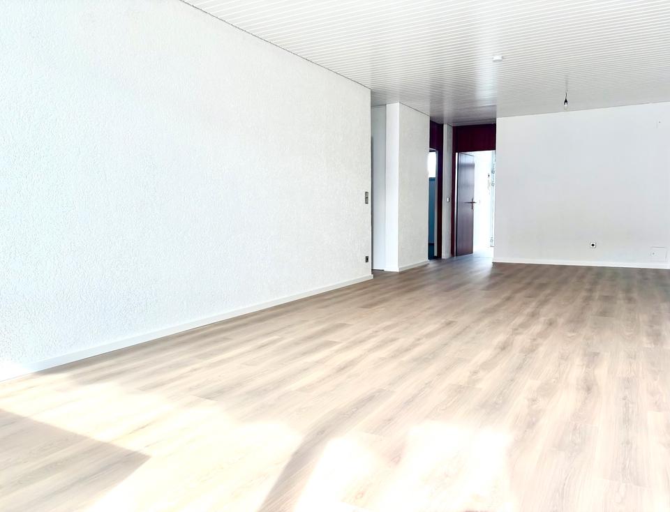 Thumbnail-Erstbezug nach Renovierung - Sehr schöne u. helle 3-Zimmer-Wohnun