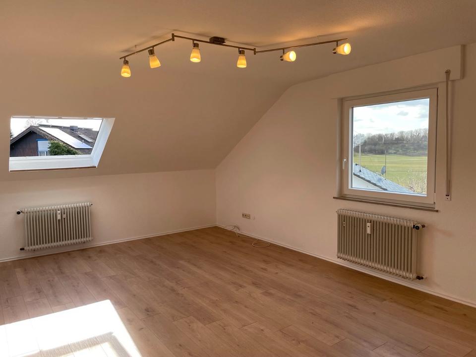 Thumbnail-Lichtdurchflutete 3 Zimmer DG-Wohnung in Sternenfels