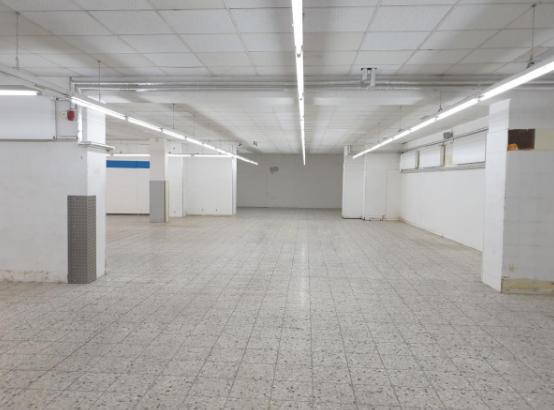 Thumbnail-Für Getränkemärkte, 1A Lage, 734m² - Halle, mit eig. Parkplätzen in Kupferdreh, barrierefrei