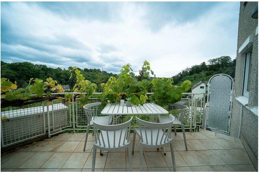 Thumbnail-Cozy 1st Floor Apartment with Mountain View in Niederberg – Ideal