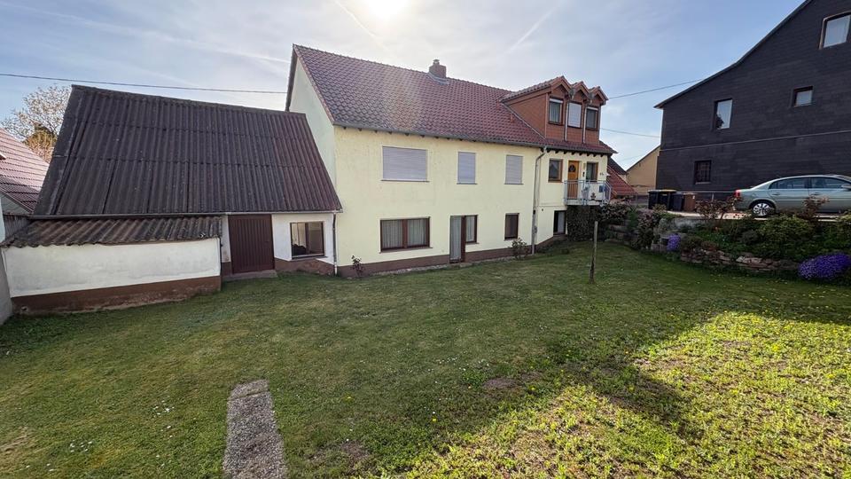 Thumbnail-Einfamilienhaus mit Nebengebäuden, separater Einliegerwohnung und