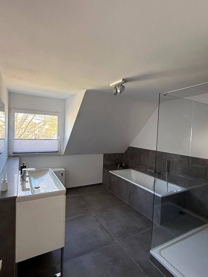 Thumbnail-Himmelgeist freistehendes modernisiertes Einfamilienhaus – hochwe
