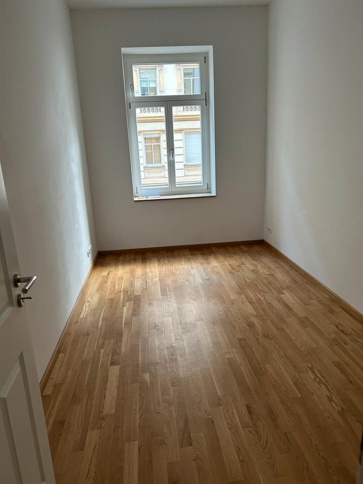 Thumbnail-4-Raum Wohnung LEER in der Krukenbergstr. 5 in Halle