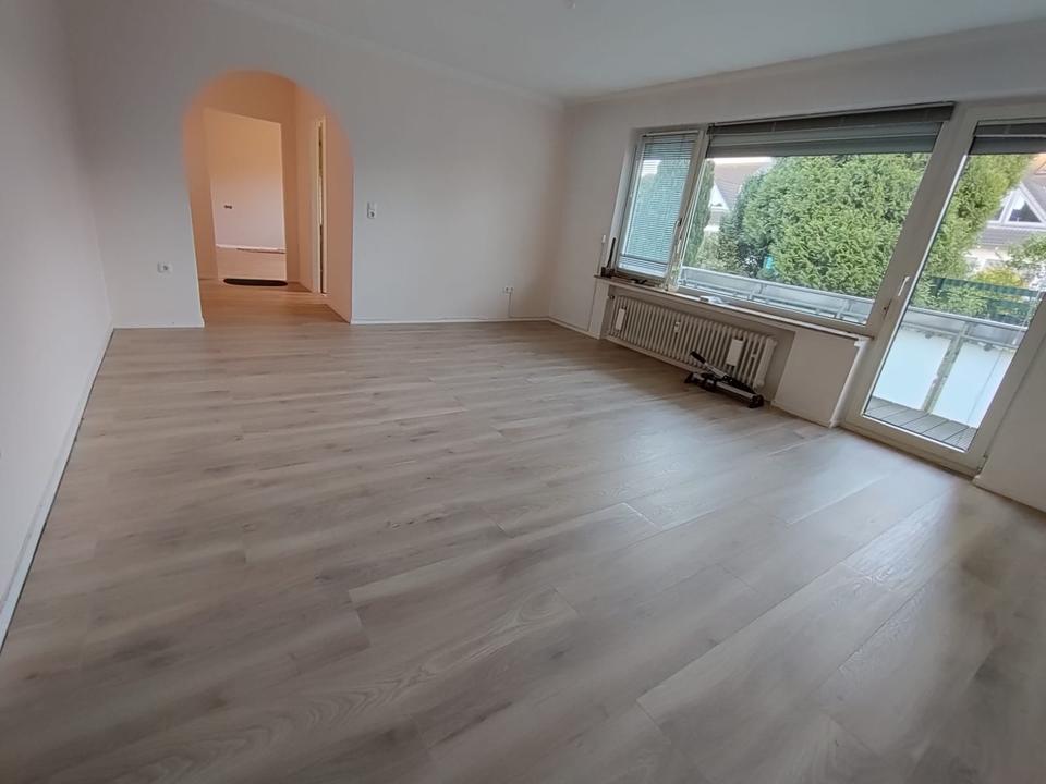 Thumbnail-Schöne 2-Zi-Wohnung mit sonnigem Balkon+Garage in Schildgen