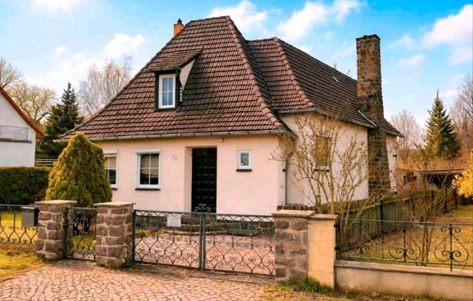 Thumbnail-Einfamilienhaus mit großem Garten, Pool und Garage