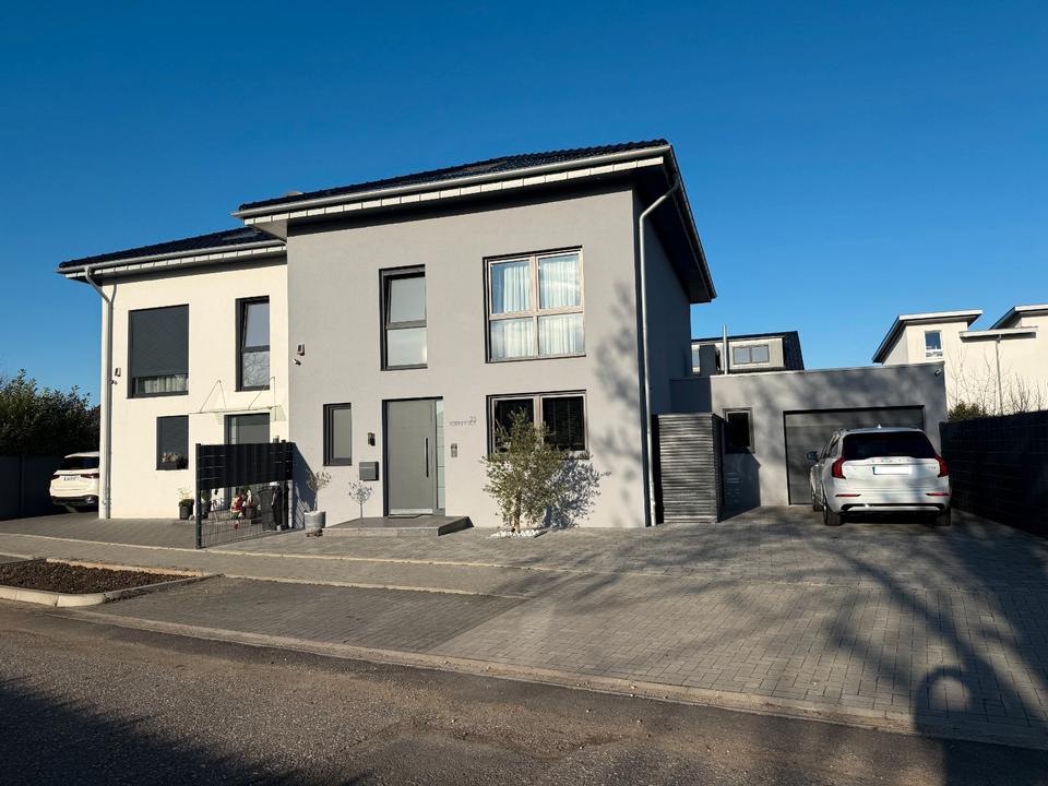 Thumbnail-Neuwertige Stadtvilla-DHH | Ausbaureserve | Keine Provision