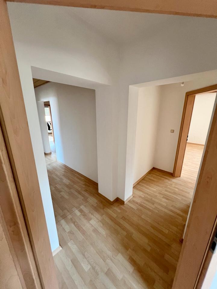 Thumbnail-Stilvolle 4-Zimmer-Wohnung mit Balkon