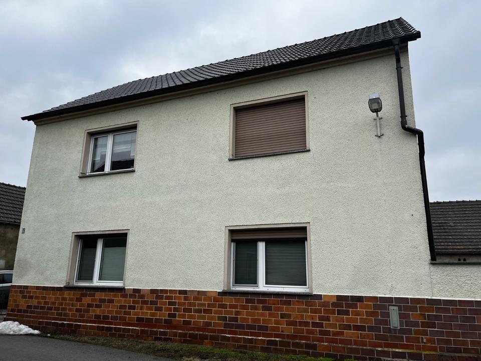 Thumbnail-Zweifamilienwohnhaus mit Nebengebäuden in Ruhland