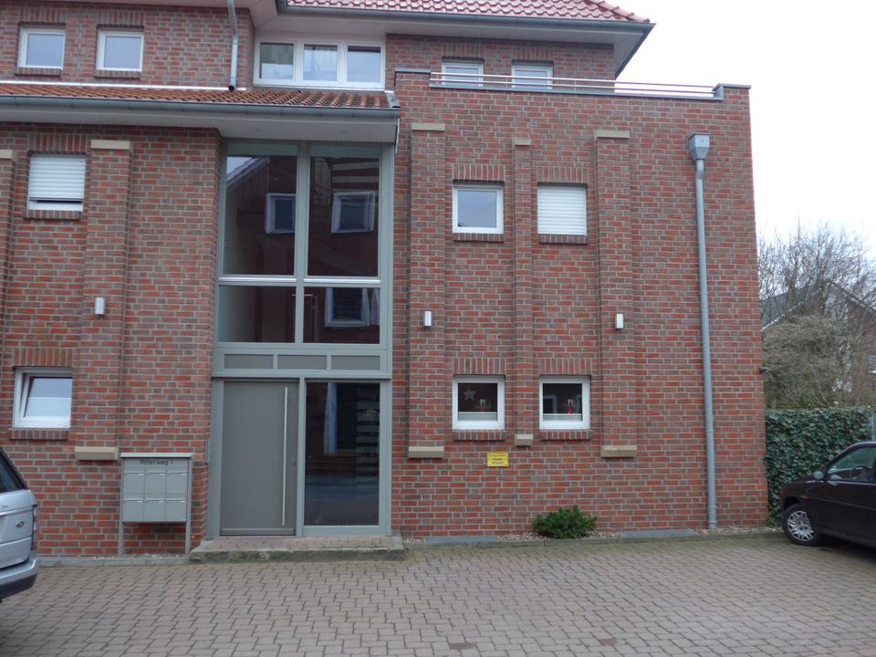 Thumbnail-2 Zimmer 1. OG; 57qm; Einbauküche; zentrale Lage Krankenhaus