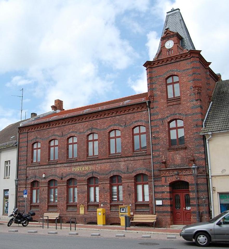 Thumbnail-attraktiver Gewerberaum im historischen Postgebäude in RöbelMüritz