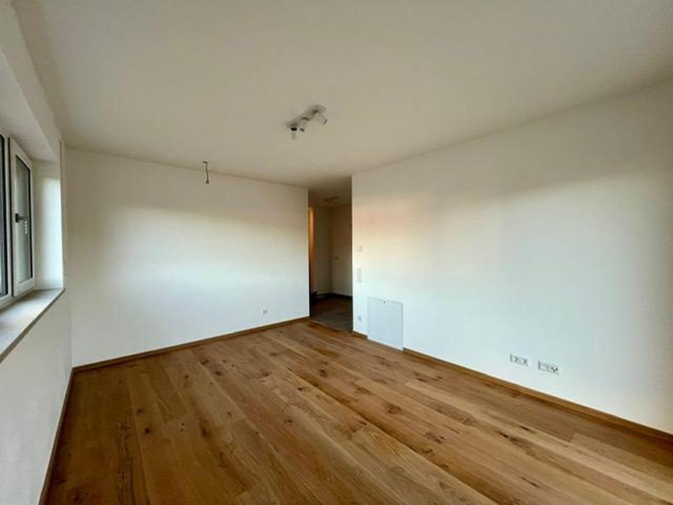 Thumbnail-Wunderschöne Neubau 2 ZW EBK TG-Stellplatz und Balkon!