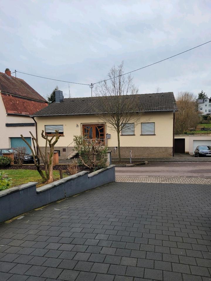 Thumbnail-Einfamilienhaus mit Einliegerwohnung in Heusweiler