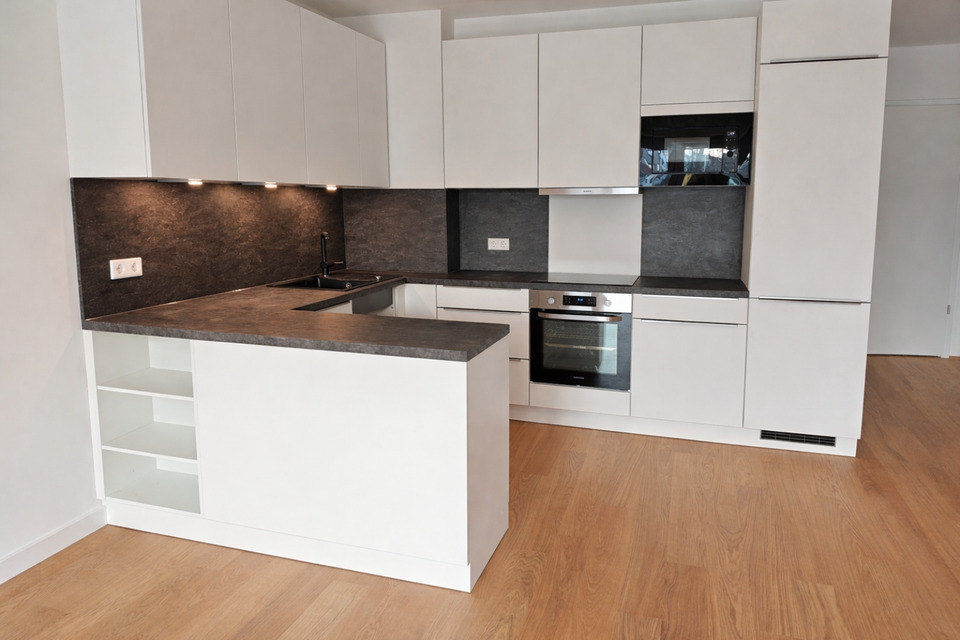 Thumbnail-Erstbezug: Moderne 4-Zimmer-Wohnung mit Loggia, Garten und Einbau