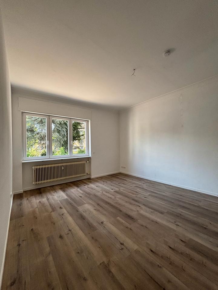 Thumbnail-geräumige 2-Zimmer-Wohnung im Erdgeschoss mit Terrasse und Garten