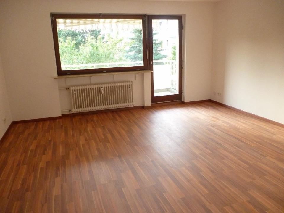 Thumbnail-Helles 30m2 WG-Zimmer mit Balkon in Wiesbaden Gräselberg