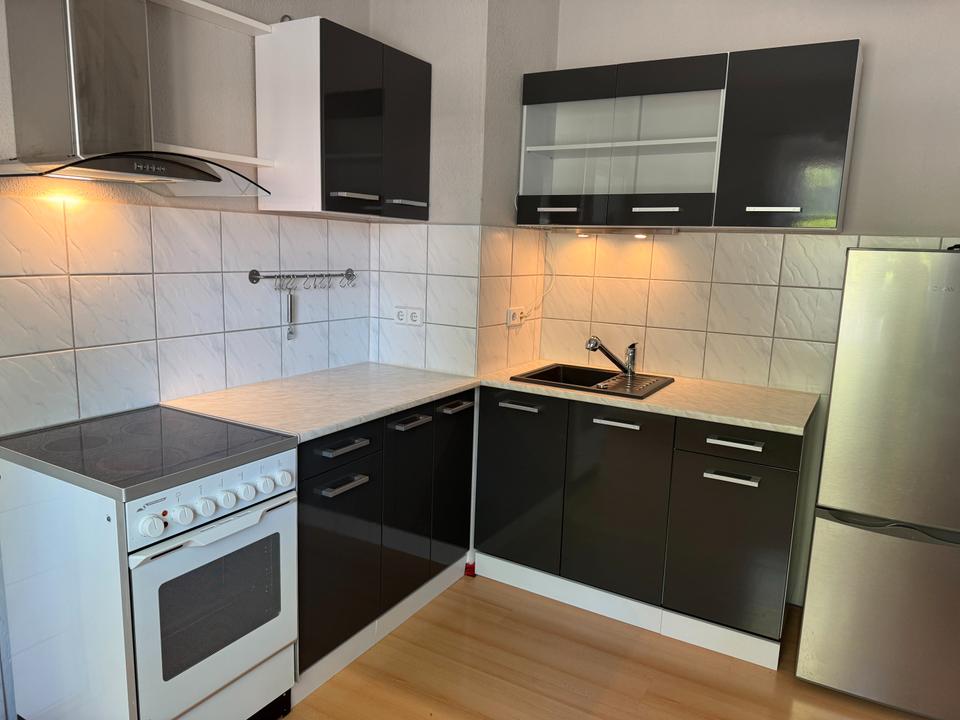 Thumbnail-familiäre Wohnatmosphäre, Wohnung mit EBK