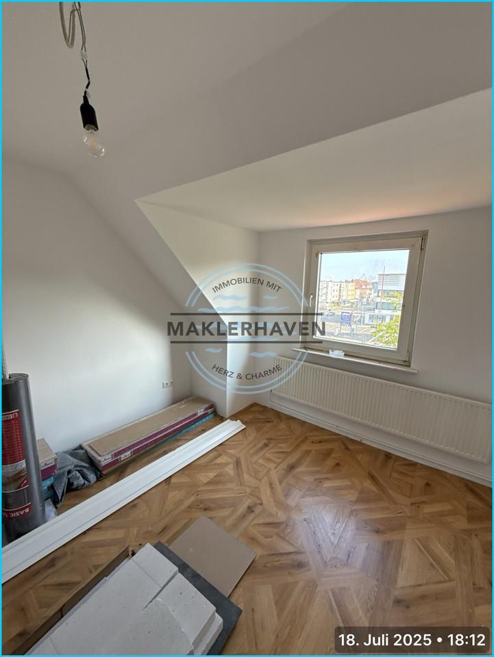 Thumbnail-Dachgeschosswohnung, 3 Zimmer, in Renovierung. In Kürze