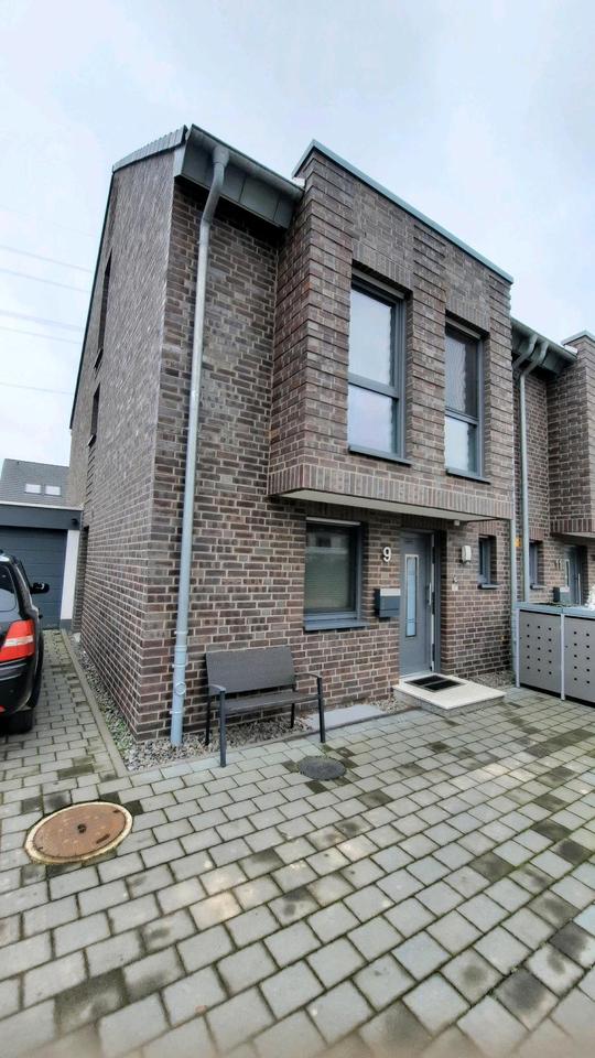 Thumbnail-neuwertige Doppelhaushälfte mit 5 Zimmern in Monheim Baumberg