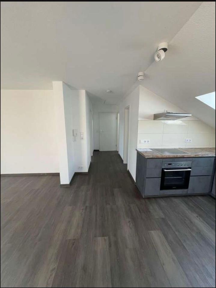 Thumbnail-2 Zimmer Dachgeschosswohnung mit Loggia