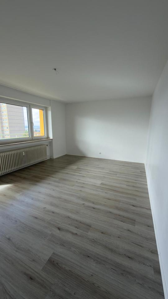 Thumbnail-3-Zimmer-Wohnung mit Balkon im Hochhaus - Ortsteil Aschenberg