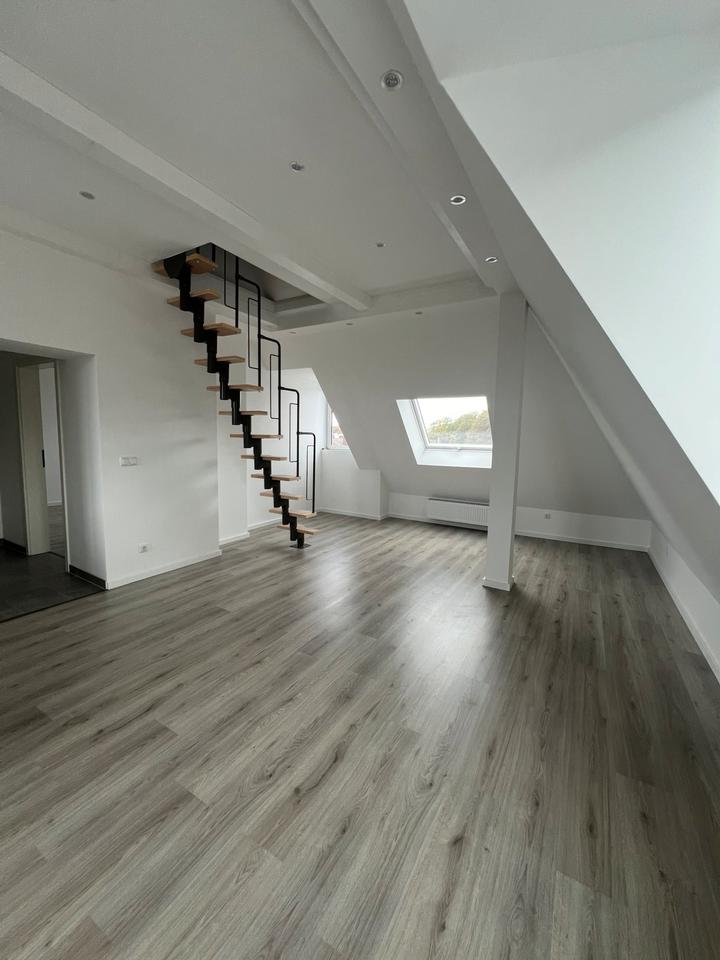 Thumbnail-Hochwertige & lichtdurchflutete DG-Wohnung mit EBK