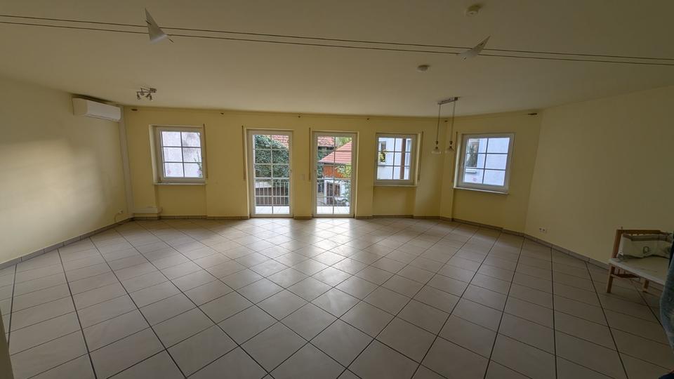 Thumbnail-Helle, gepflegte 2-Zimmer-Wohnung im Ortskern von Nußloch