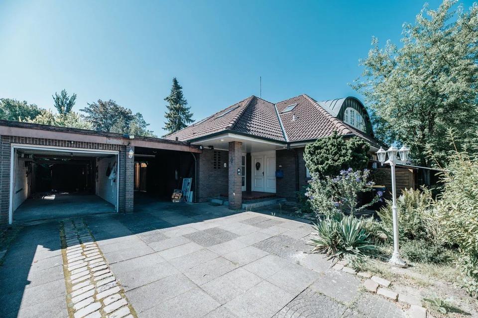 Thumbnail-Großzüg. Einfamilienhaus - Vollkeller + GarageCarport für 5 PKW