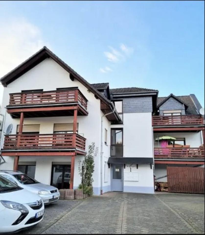 Thumbnail-Attraktive 4 Zimmerwohnung mit Balkon und 2 Stellplätzen in Runke