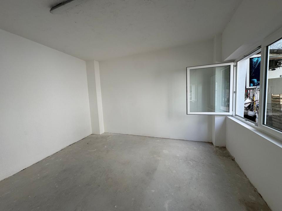 Thumbnail-Geräumiger Lagerraum zur Miete in zentraler Lage von Essen