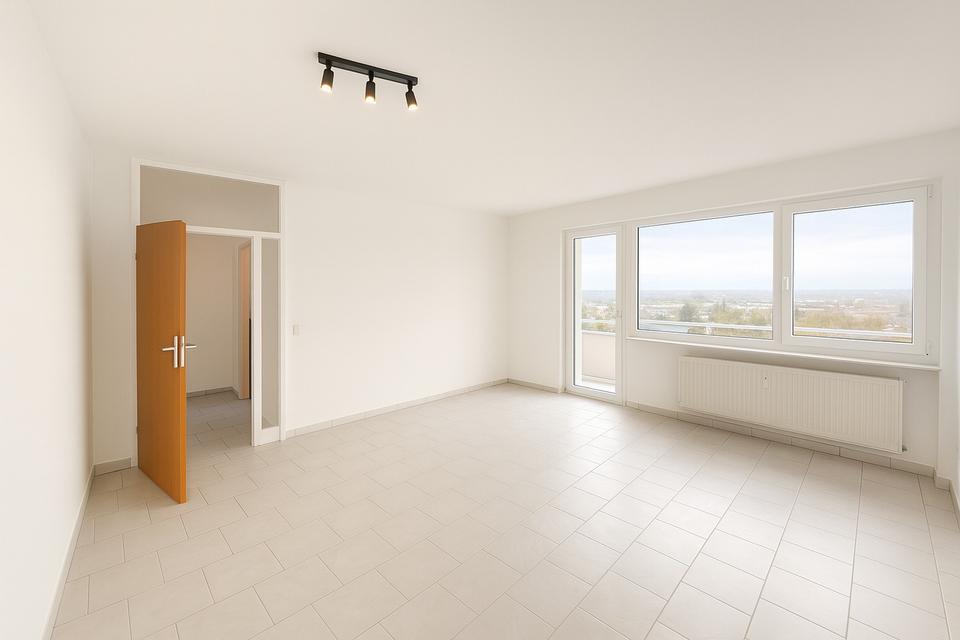 Thumbnail-Helle, frisch renovierte 3-Zimmer-Wohnung mit Loggia & Weitblick | 12.OG | 80m² | LU-Pfingstweide